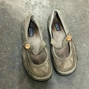 Patagonia leather  mary janes shoes
